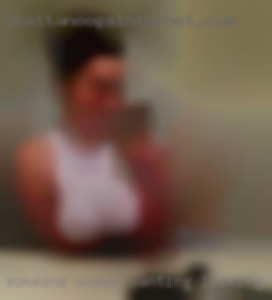 Someone women wanting looking to try let's explore in Levittown NY.